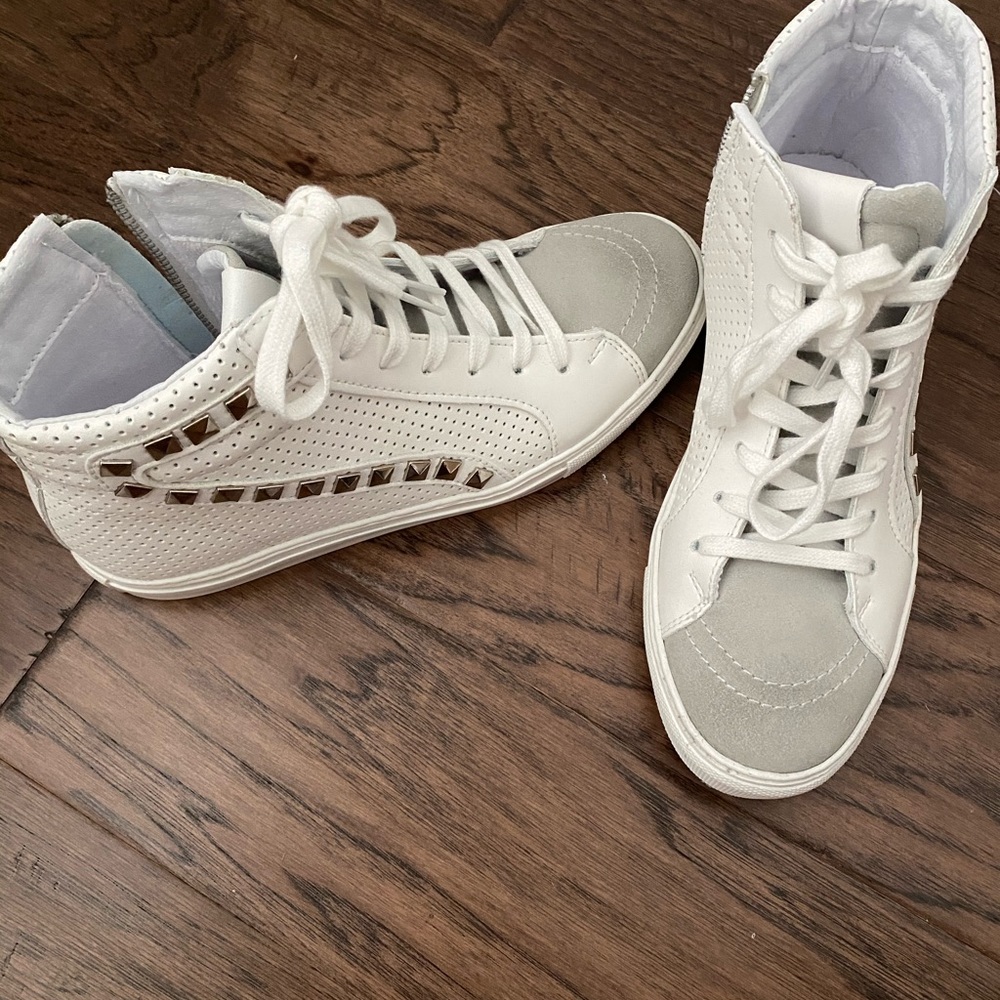 Tracey Steve Madden high tops